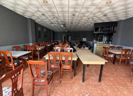 Cafetería, restaurante para 1 800 euro por mes en Punta Prima, España