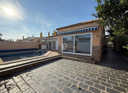 House for 2 000 euro per month in Torre de la Horadada, Spain