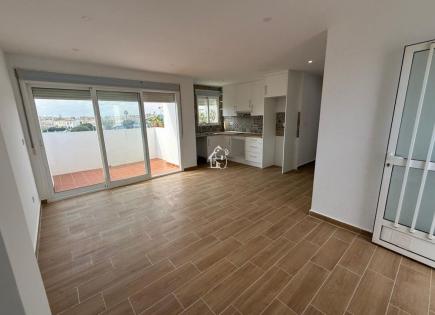 Penthouse for 900 euro per month in Orihuela Costa, Spain