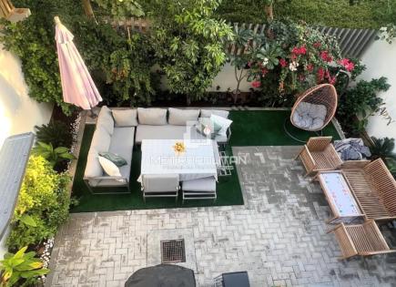 Townhouse per 972 081 euro a Dubai, EAU