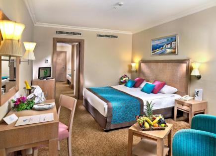 Hotel for 36 000 000 euro in Kemer, Turkey