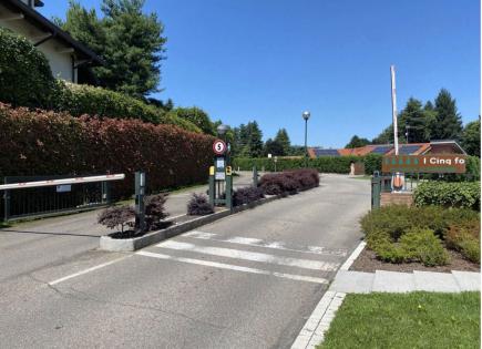 Terreno para 860 000 euro en Guanzate, Italia