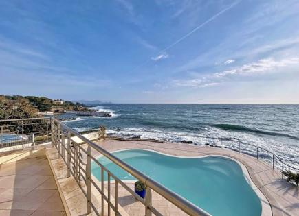 Villa per 5 000 000 euro a Les Issambres, Francia