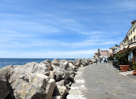 Wohnung für 330 000 euro in Piran, Slowenien